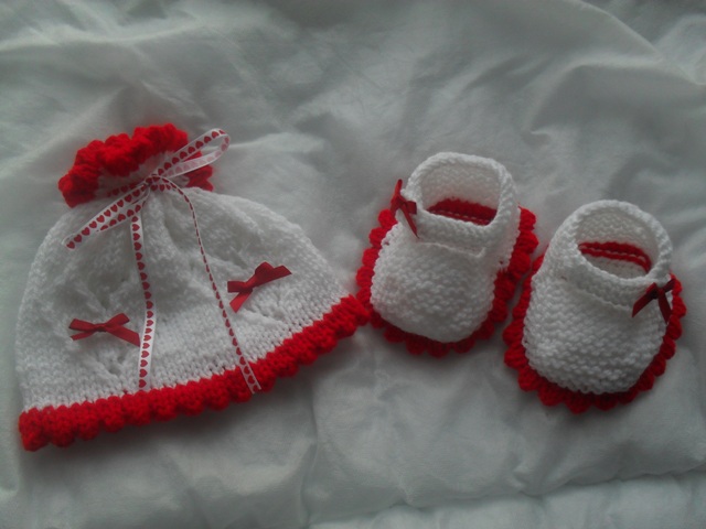 HEARTS AND BOWS BABY OR REBORN KNITTING PATTERN