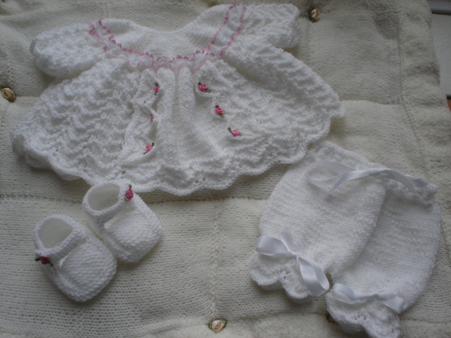 LACE & BOWS DRESS, PANTS & SHOES BABY OR REBORN KNITTING PATTERN